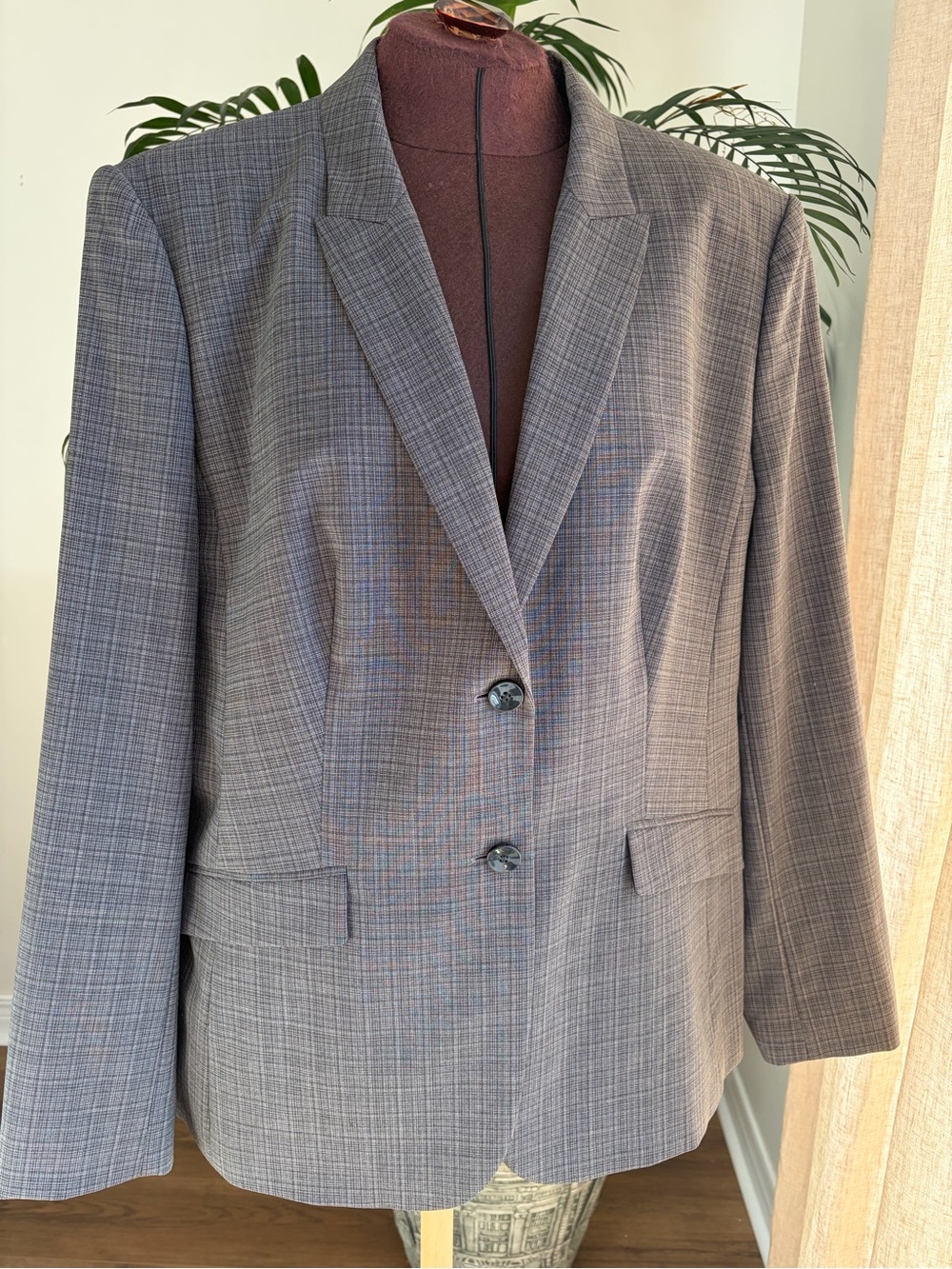 BOSS women’s Classic Grey Plaid Blazer Sz 14